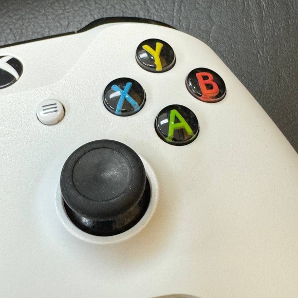 Microsoft 1708 Xbox One Controller - White - TESTED WORKING! - Picture 10 of 10